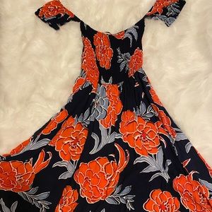 Gorgeous Summer Flowy dress! Great condition.
